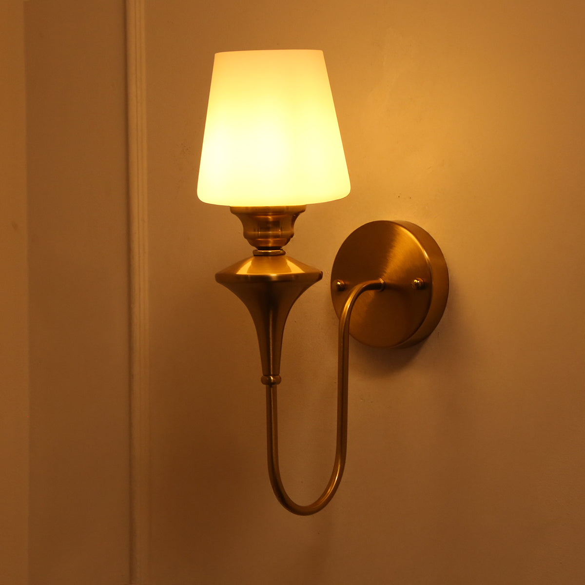 Buy Breeze Single Wall Light Online