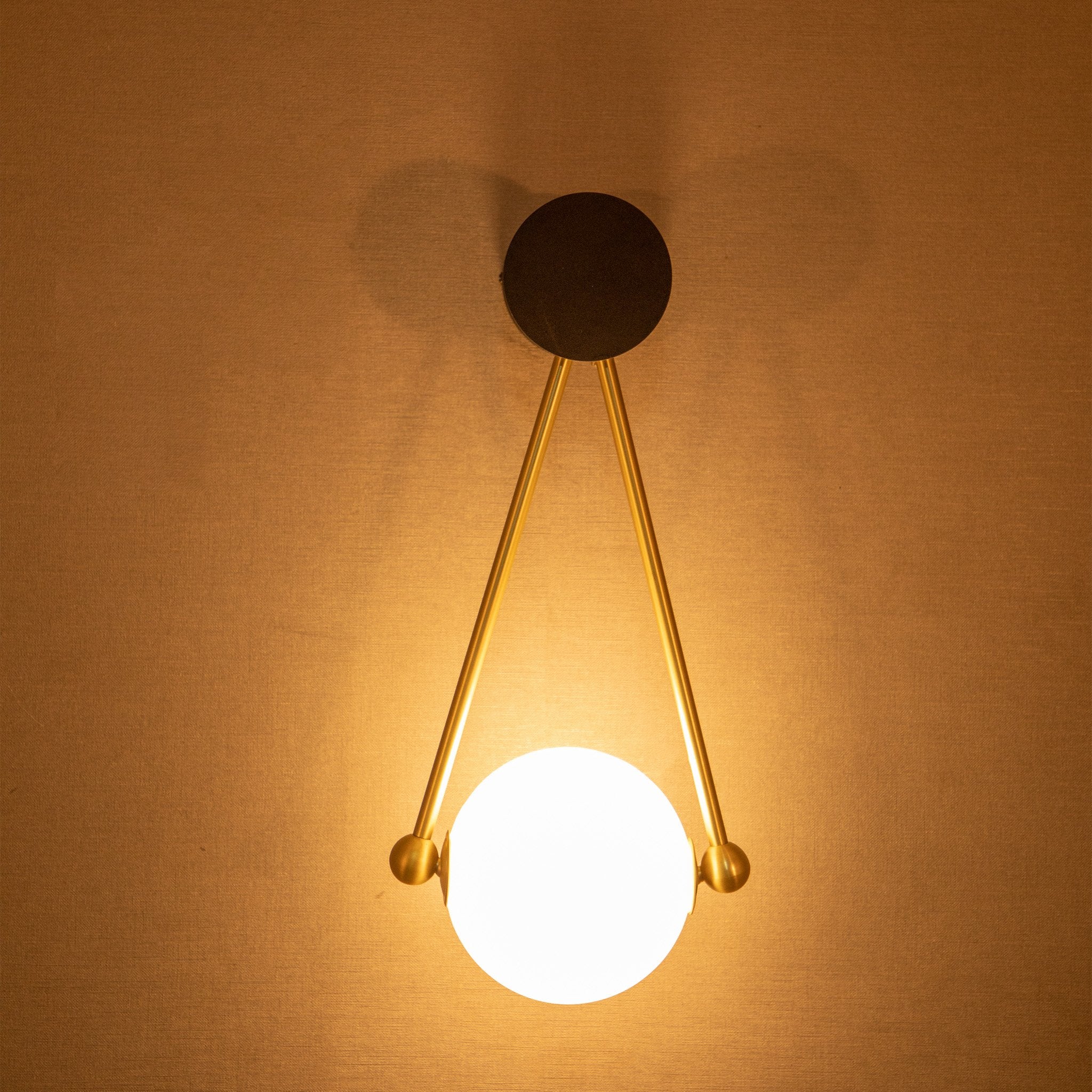 Hang pendant store light from wall